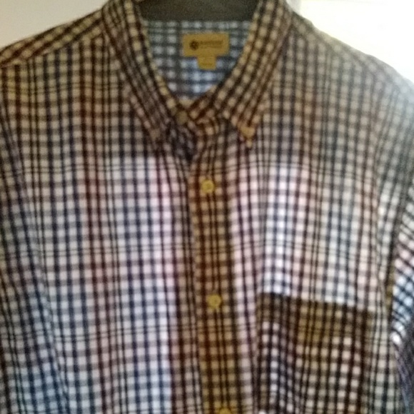 Haggar new men's button up shirt. - Picture 2 of 5